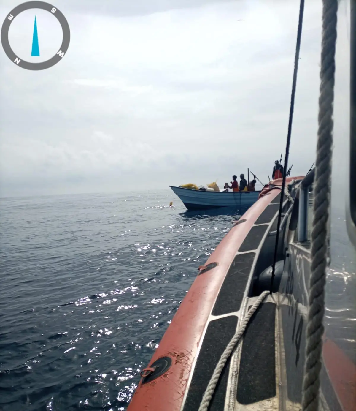 $!Rescata Marina a dos pescadores que quedaron a la deriva frente a Mazatlán