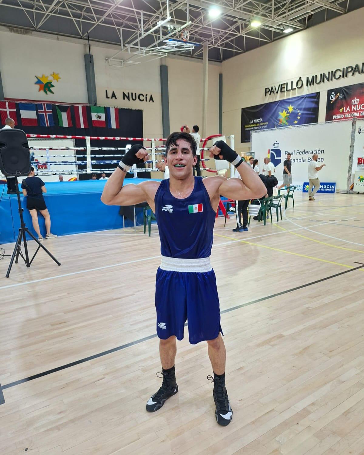 $!Mazatleco Jorge Nieblas comienza con una victoria su participación en el Boxam Internacional de España