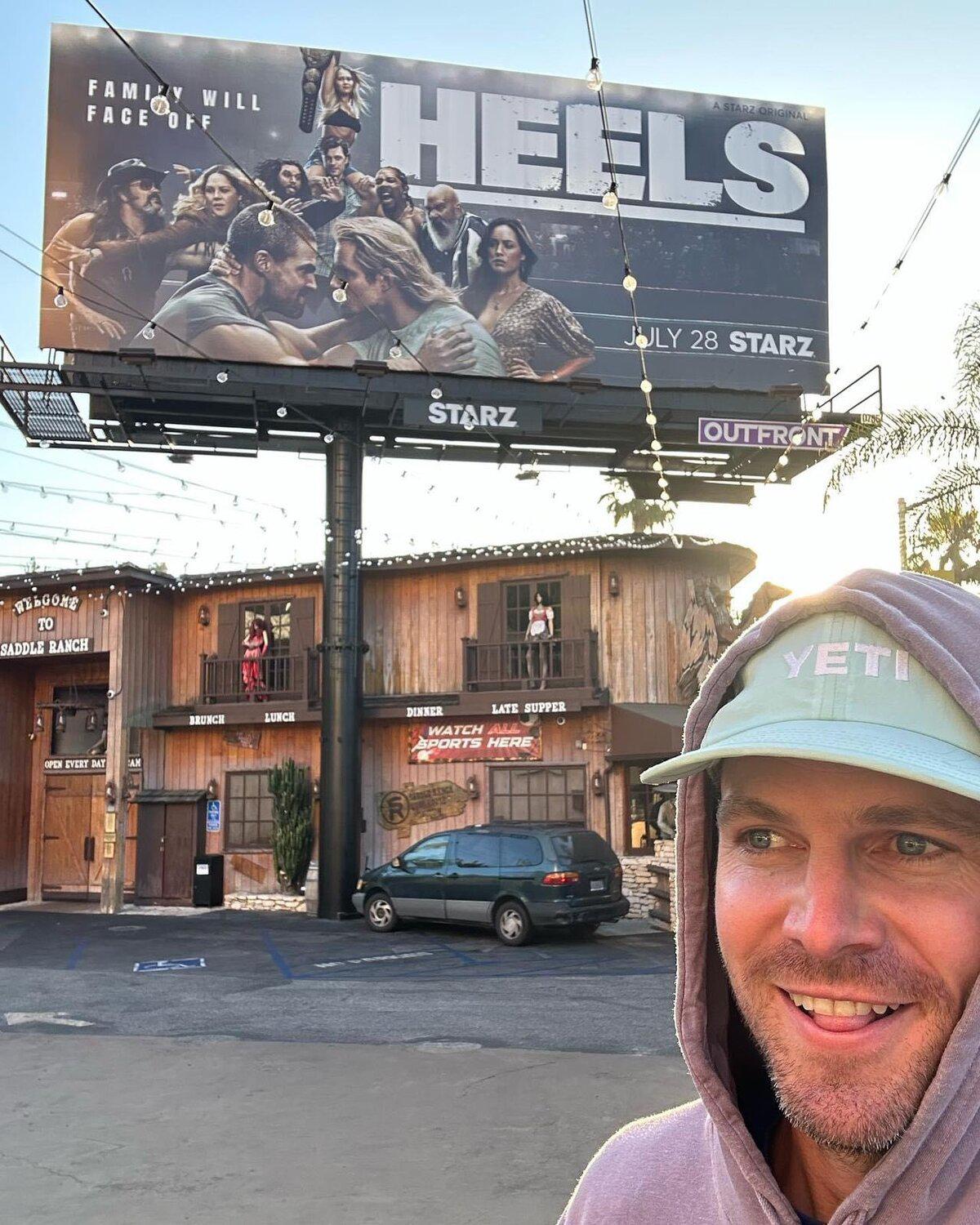 $!Stephen Amell se pronuncia contra la huelga de actores en Hollywood