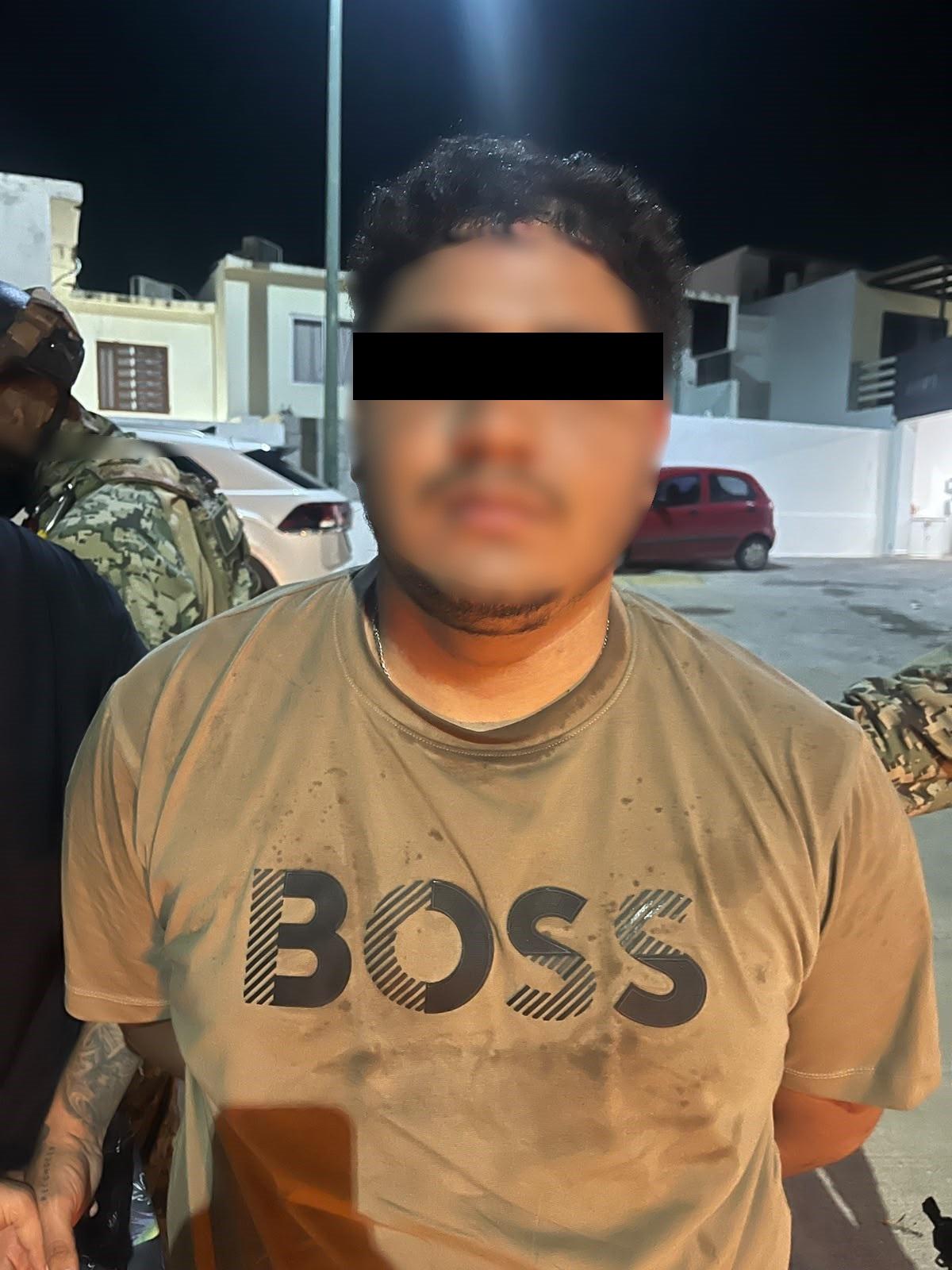 $!Confirma Marina tres detenidos, arma, cartuchos, droga y radios en Real del Valle, en Mazatlán