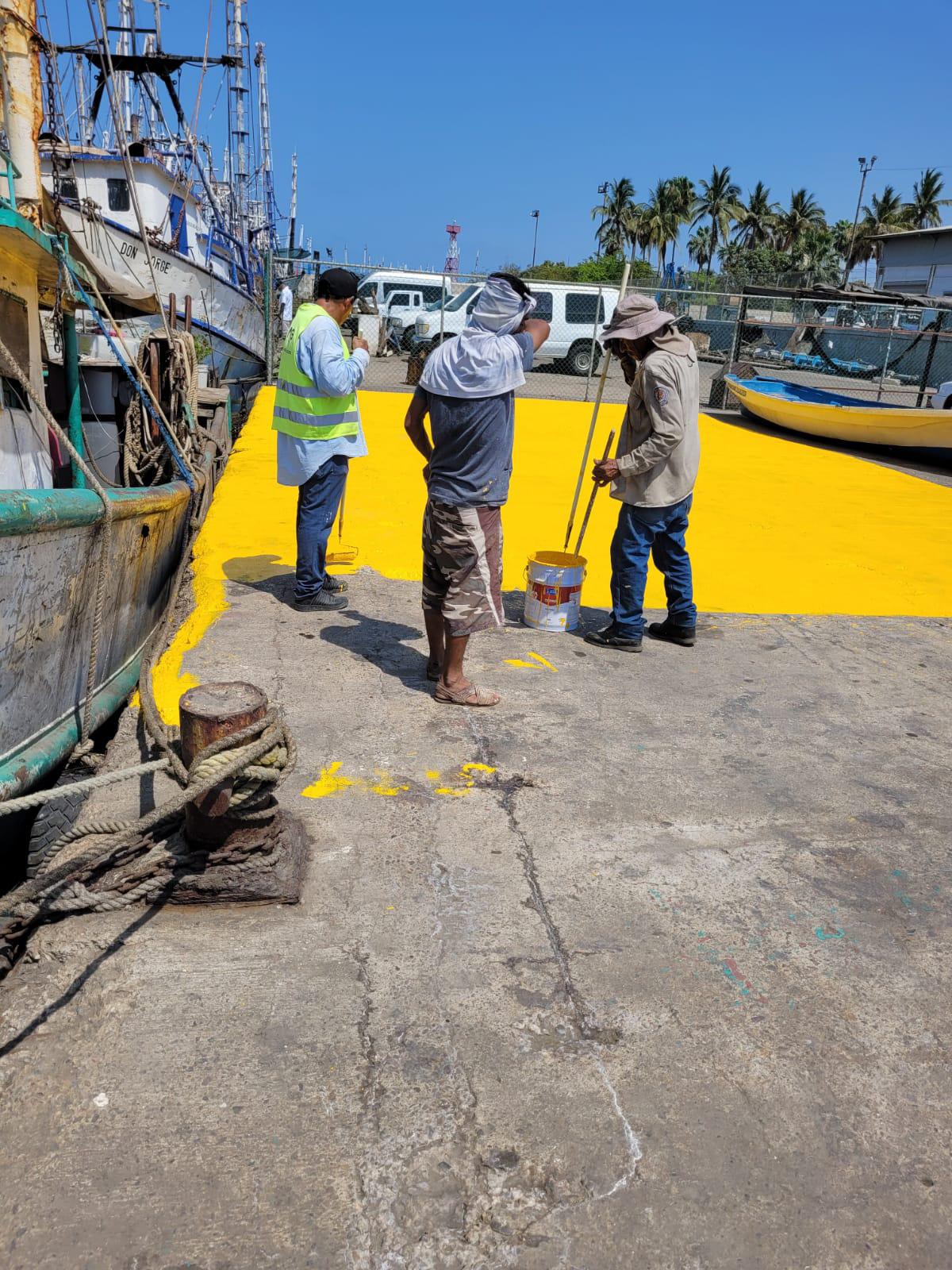 $!En Mazatlán rehabilitan zona de muelle del Parque Bonfil