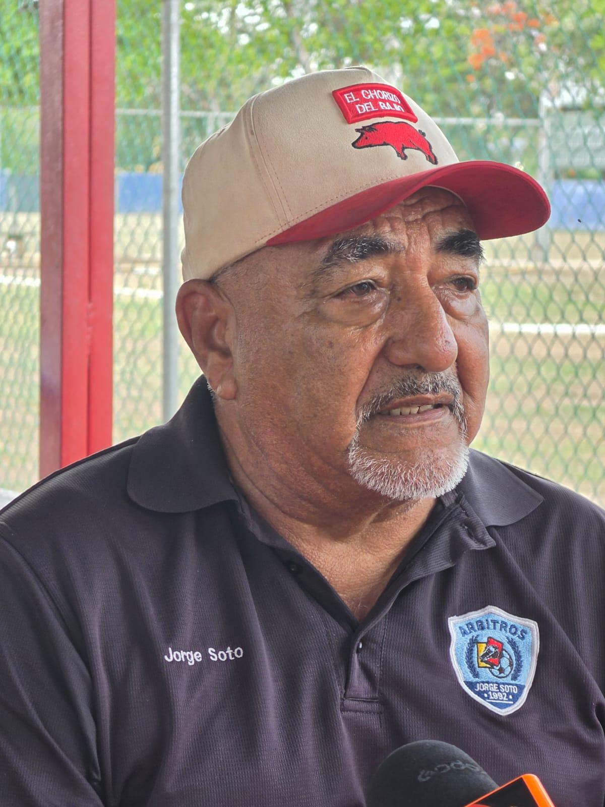 $!Servigrúas y Liga CROM-Frutería Bernal disputan la final de la Liga Veteranos Diamante 45 Años en Mazatlán
