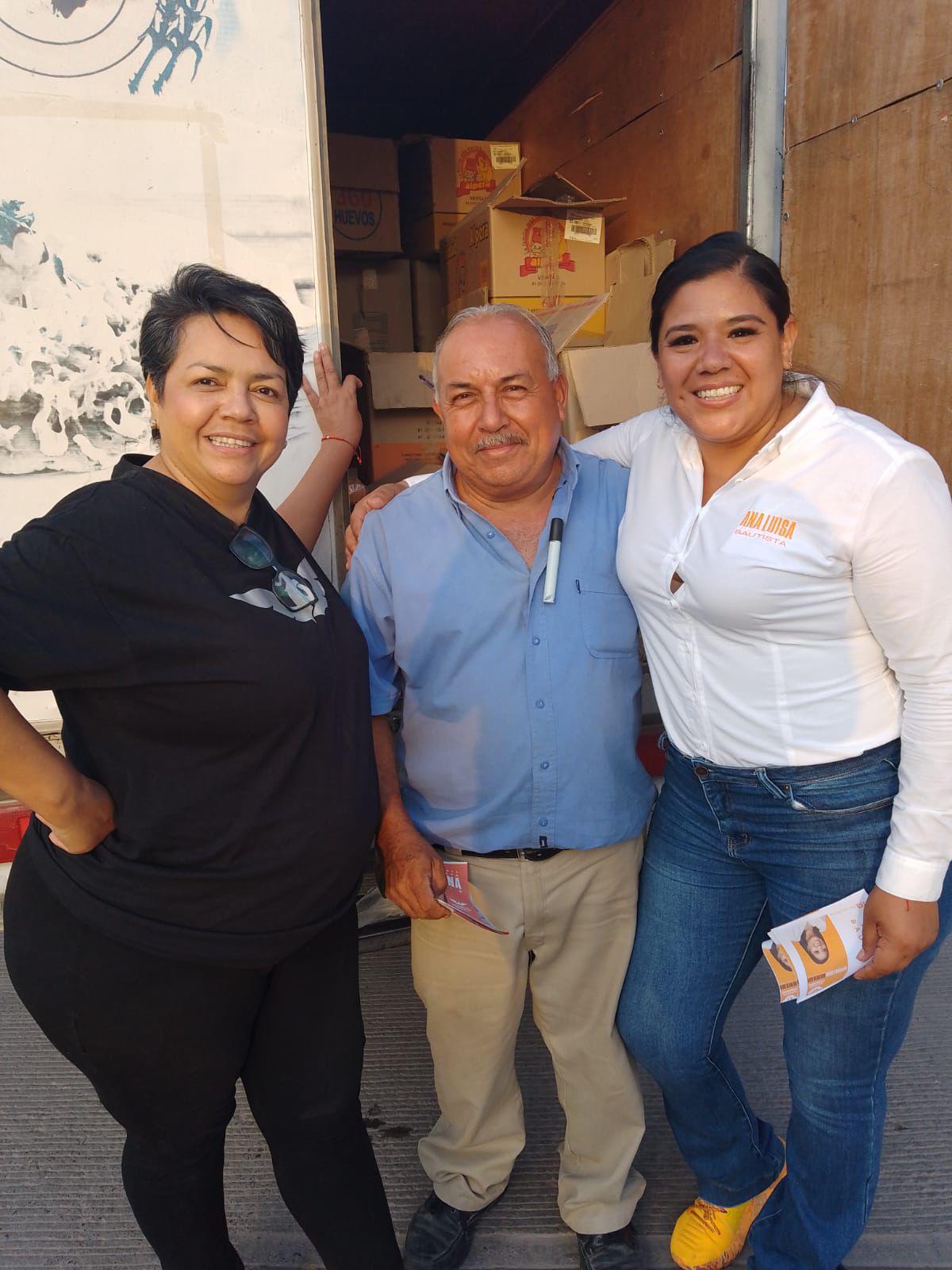 $!Escucha Ana Luisa Bautista necesidades de vecinos de Escuinapa