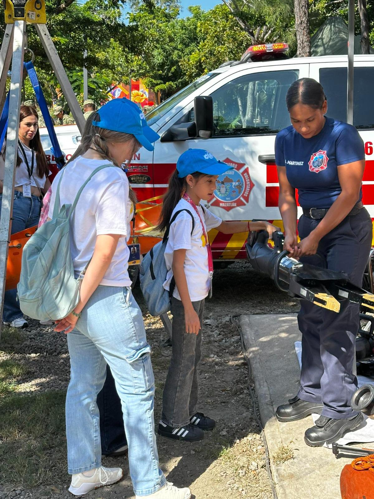 $!Feria de Profesiones de Club Teletón en Mazatlán acerca a niñas y niños a vocaciones