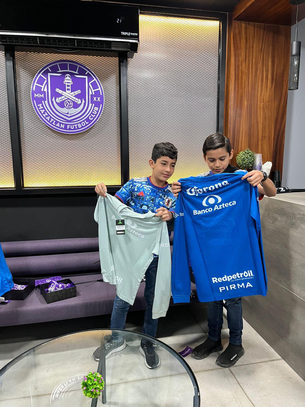 $!Cumple Ricardo Salinas sueño a niños futbolistas de la Casa Redonda