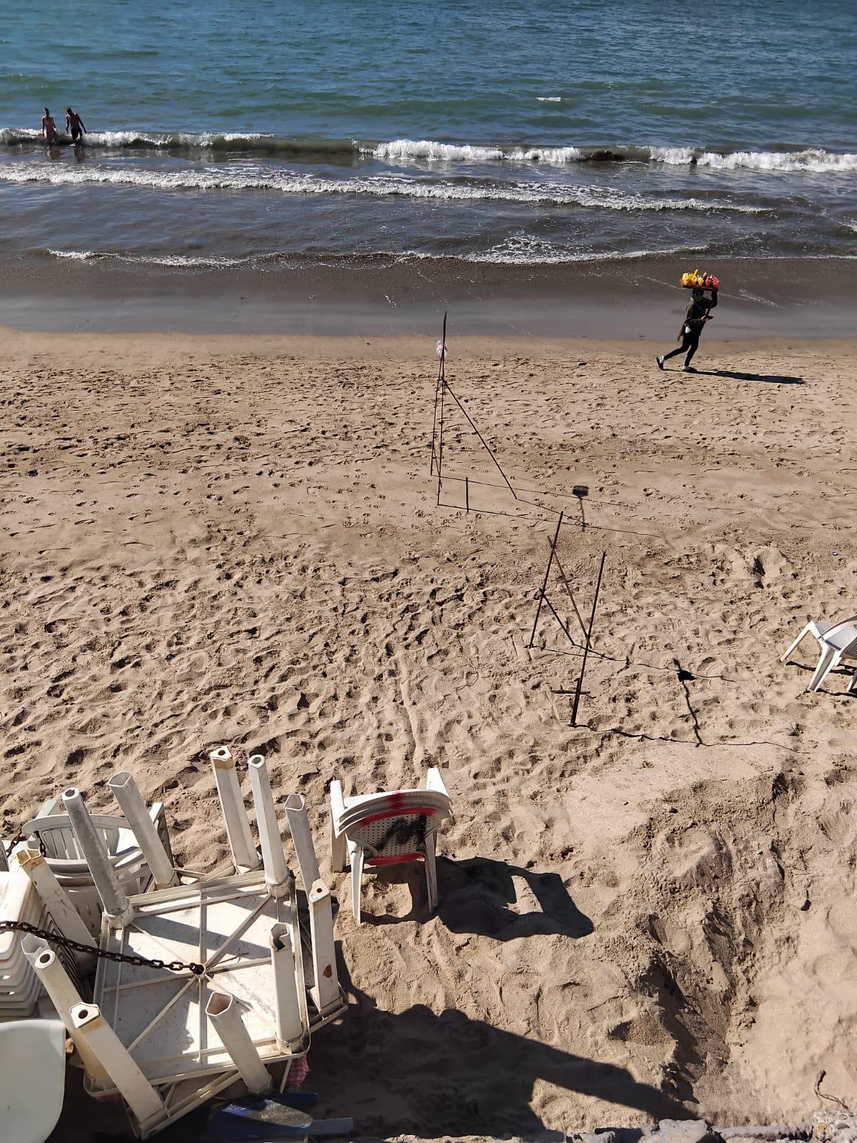 $!Suspenden obra que se realizaba en plena playa de Mazatlán