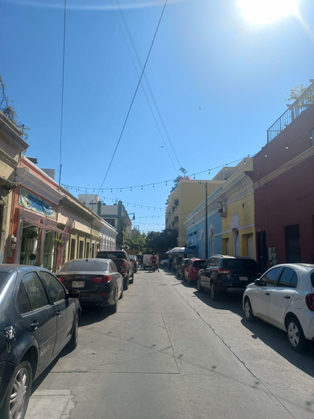 $!Divide opiniones hacer peatonal calles del Centro de Mazatlán para cruceristas