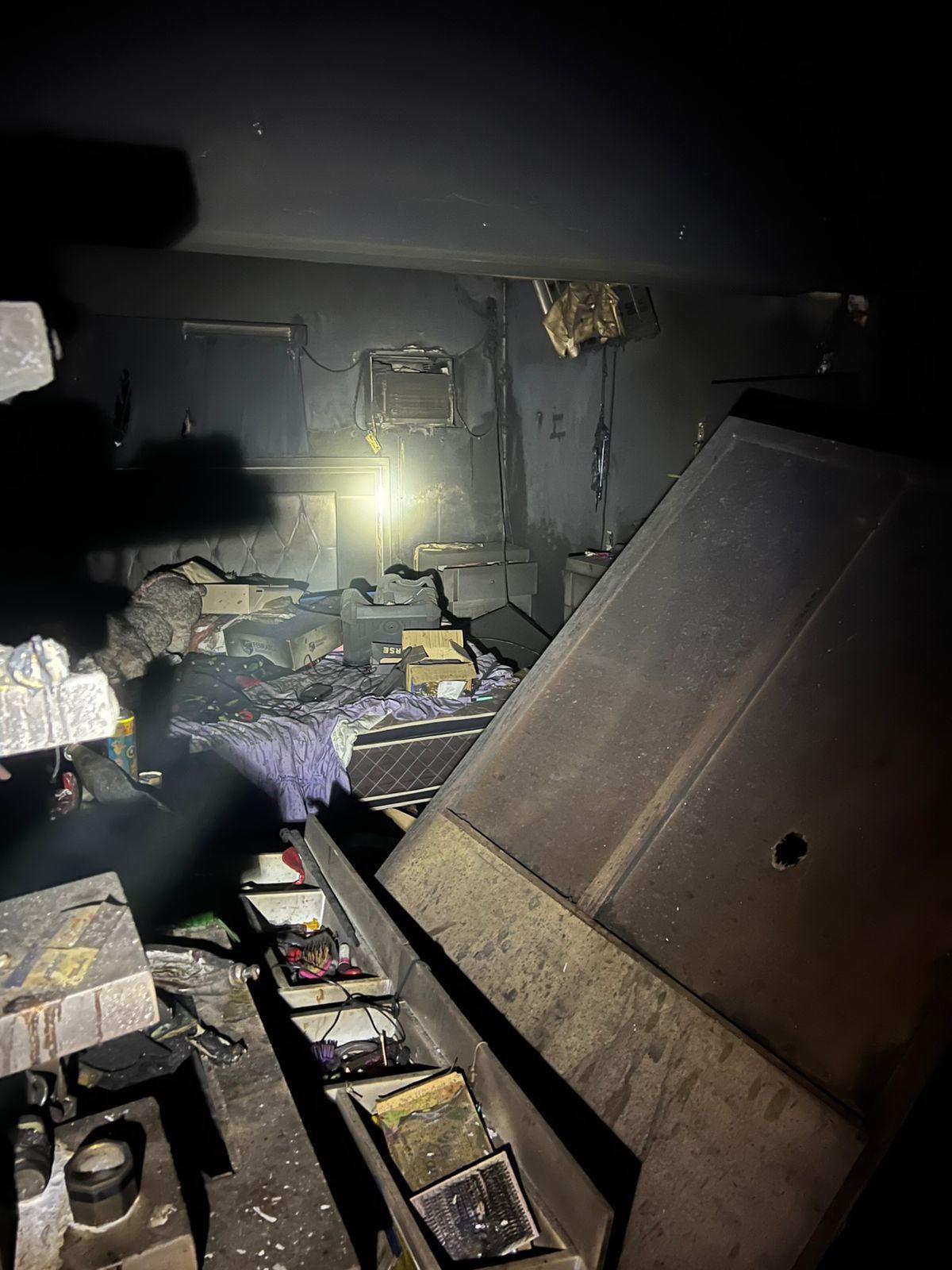 $!Incendio consume casa de dos plantas en la colonia Felipe Ángeles