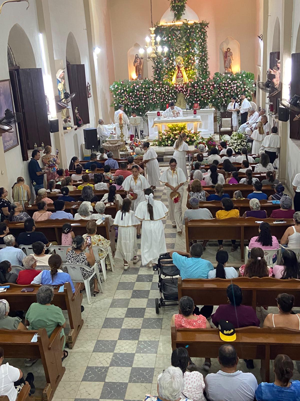 $!Visten de gala y entonan Mañanitas en honor a Nuestra Señora de Loreto, en Cacalotán
