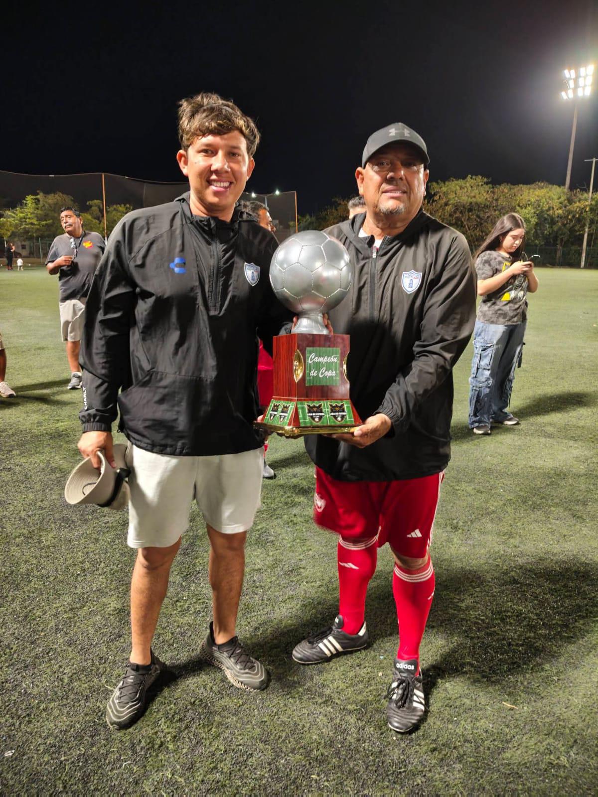 $!PRA Records se ciñe el título de Copa de Liga 55 Años y Más