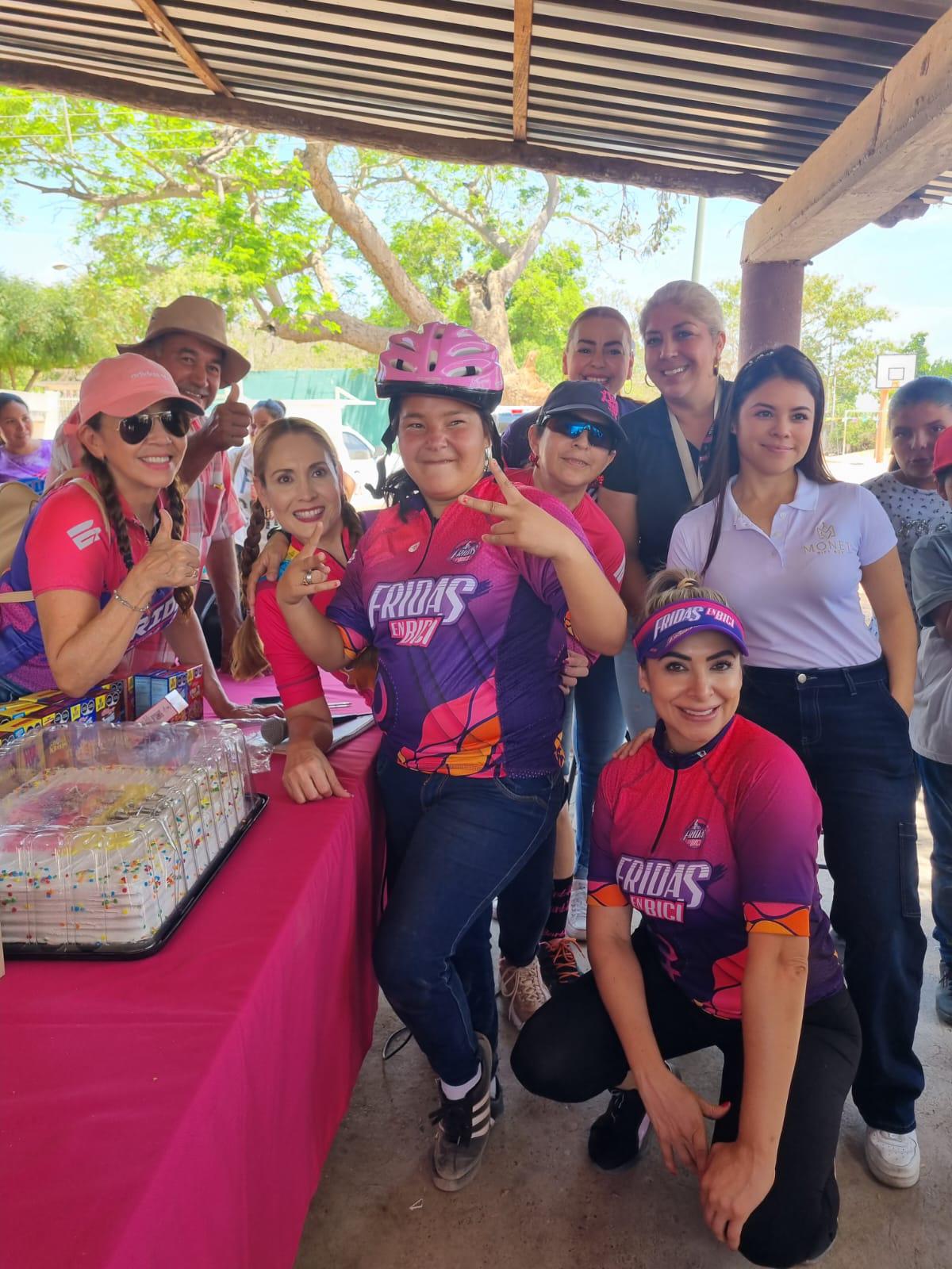 $!Fridas en Bici Sinaloa hace felices a las niñas y niños de El Armadillo, en Mazatlán