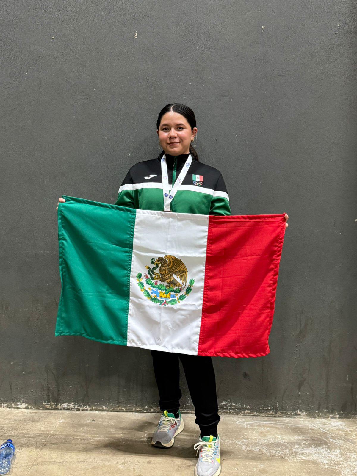 $!Brilla sinaloense Lizeth Santos en el Campeonato Centroamericano y del Caribe de Karate Do en Nicaragua