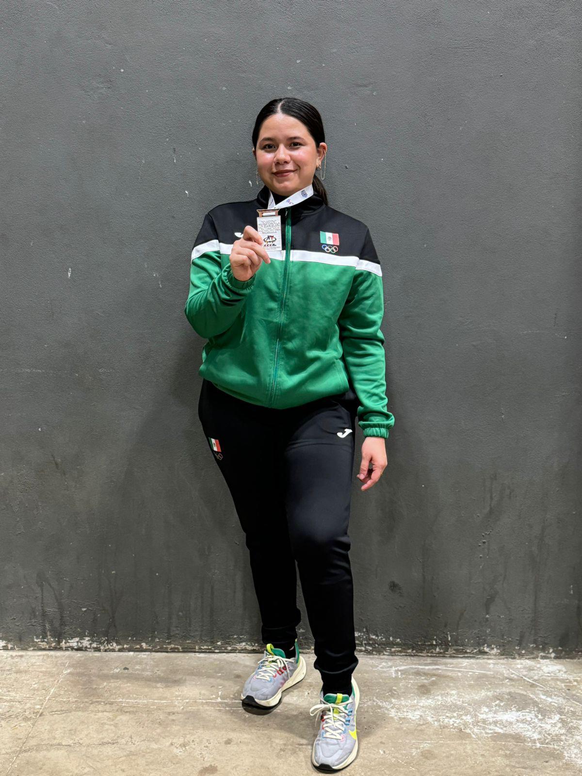 $!Brilla sinaloense Lizeth Santos en el Campeonato Centroamericano y del Caribe de Karate Do en Nicaragua