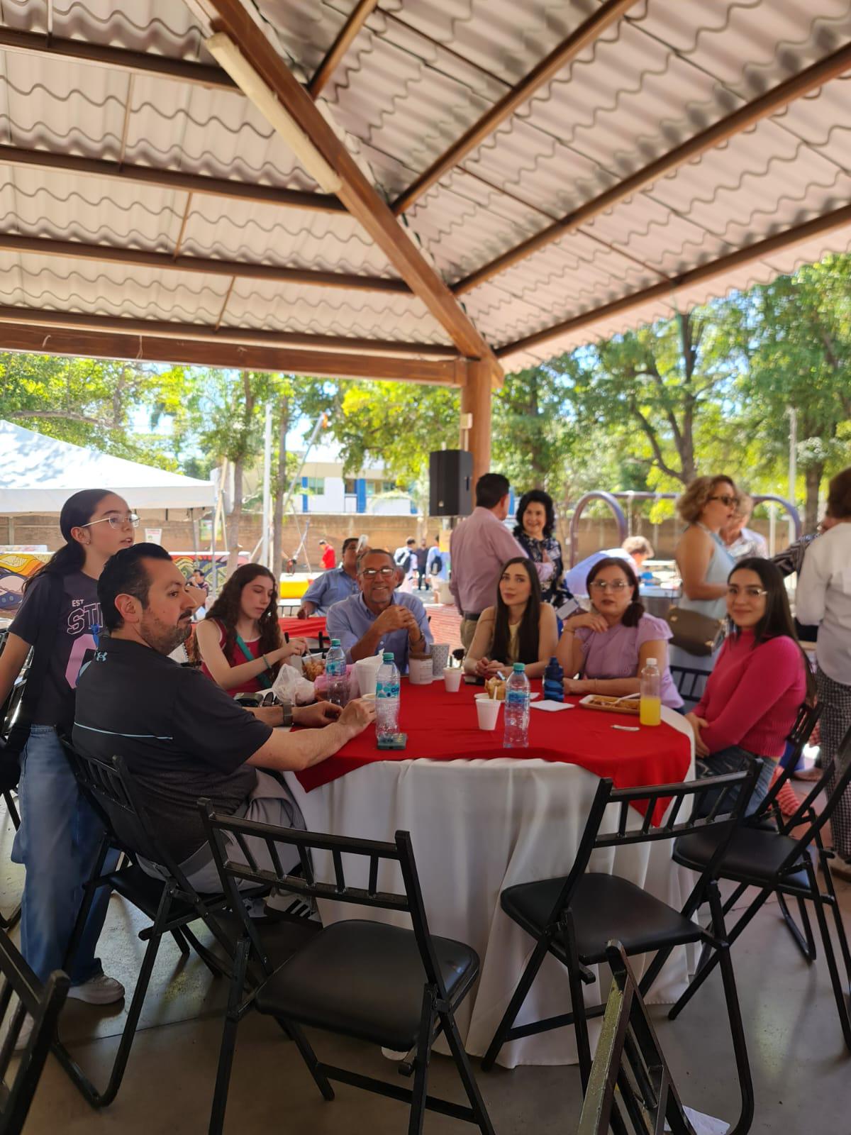 $!Vecinos de la Colonia Chapultepec, en Culiacán, se unen para construcción de velatorio