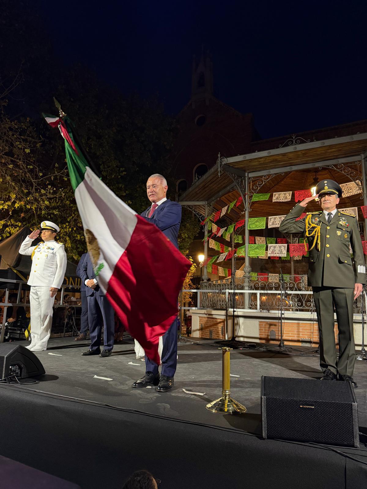 $!Quirino Ordaz da el Grito de Independencia en España