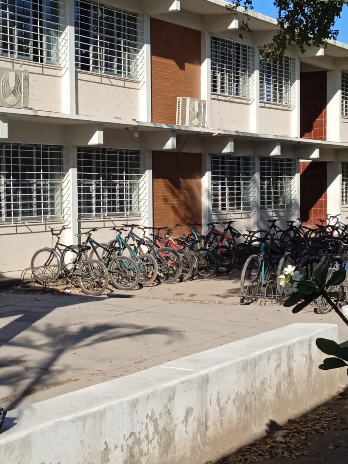 $!Estudiantes de secundaria en Escuinapa cumplen y retoman bicicletas para traslados