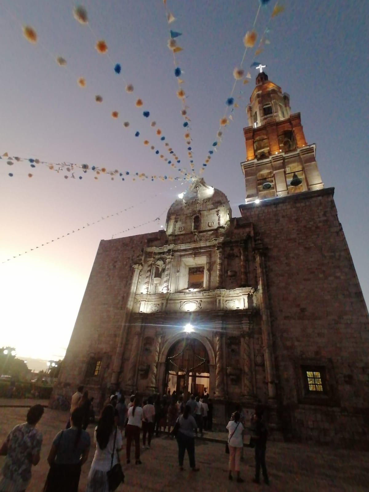 $!El vitral del templo de Nuestra Señora del Rosario sufrió daños con reciente huracán