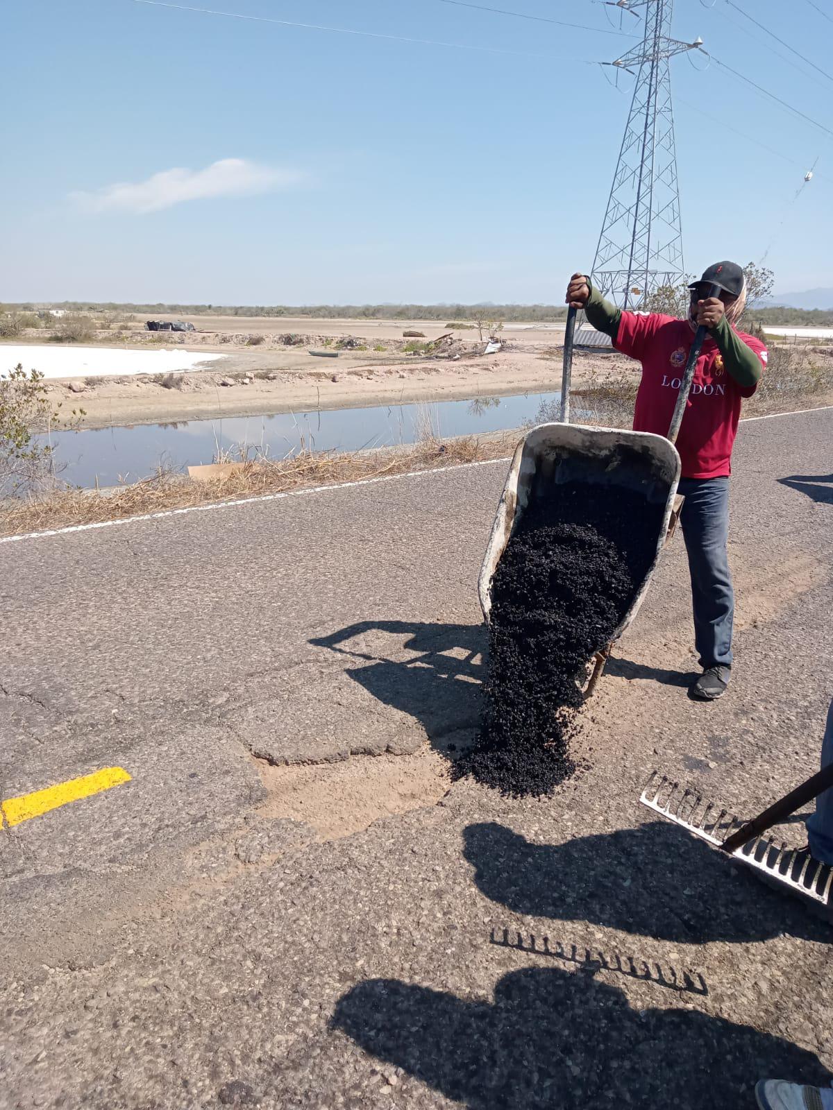 $!Encarpetan 10 kilómetros de la carretera estatal Escuinapa-Teacapán