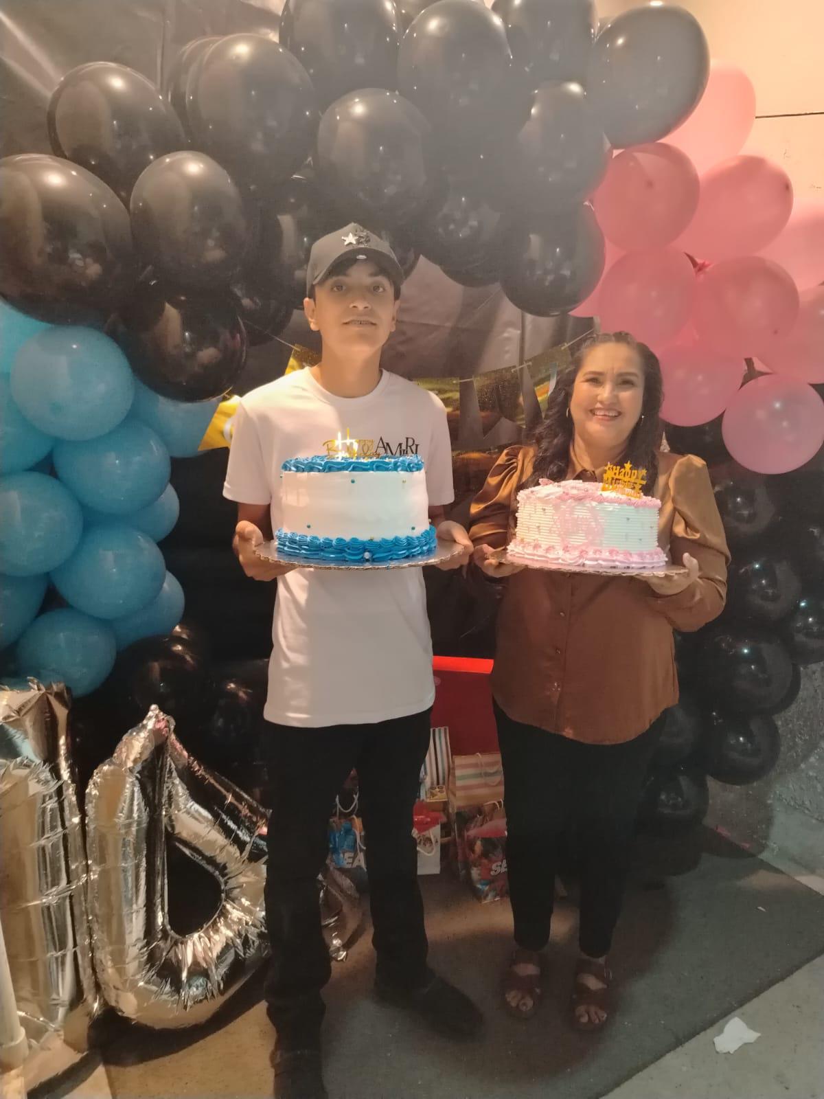 $!Ese mismo día, su abuela paterna Romelia Carrasco también celebró su cumpleaños.