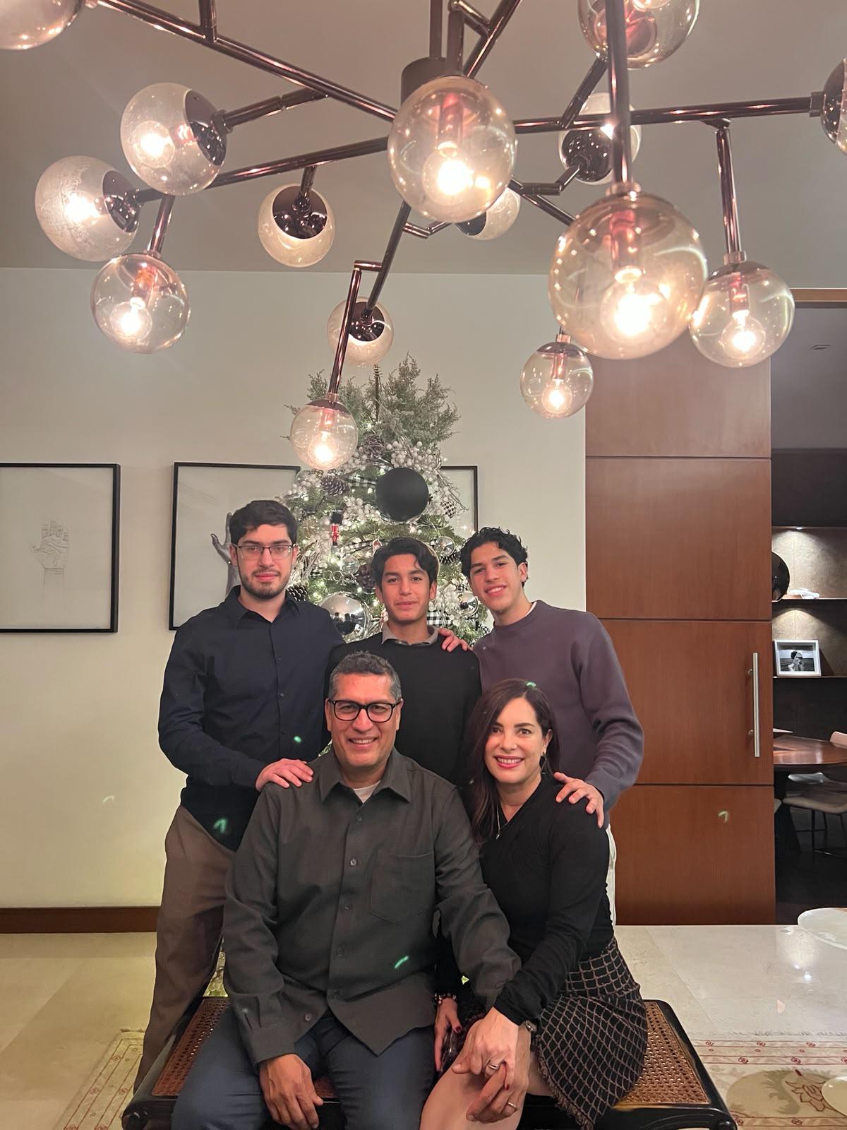 $!¡Feliz día, papá!