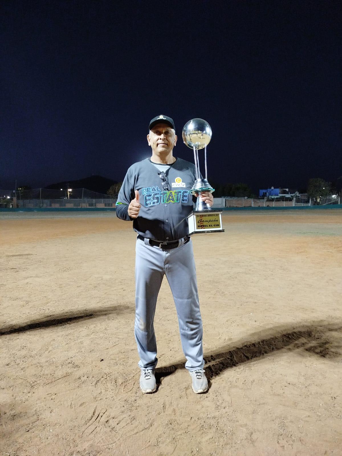 $!El Cid conquista el campeonato de playoffs de Liga de Meseros al Bat
