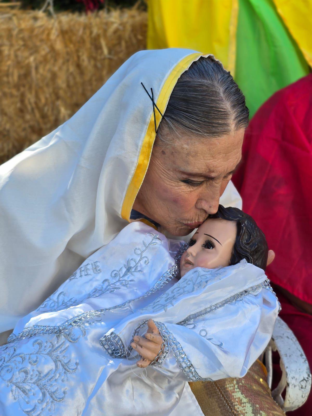 $!La fe, la esperanza y el amor estuvieron presentes durante la emotiva escenificación realizada por los abuelitos del albergue.