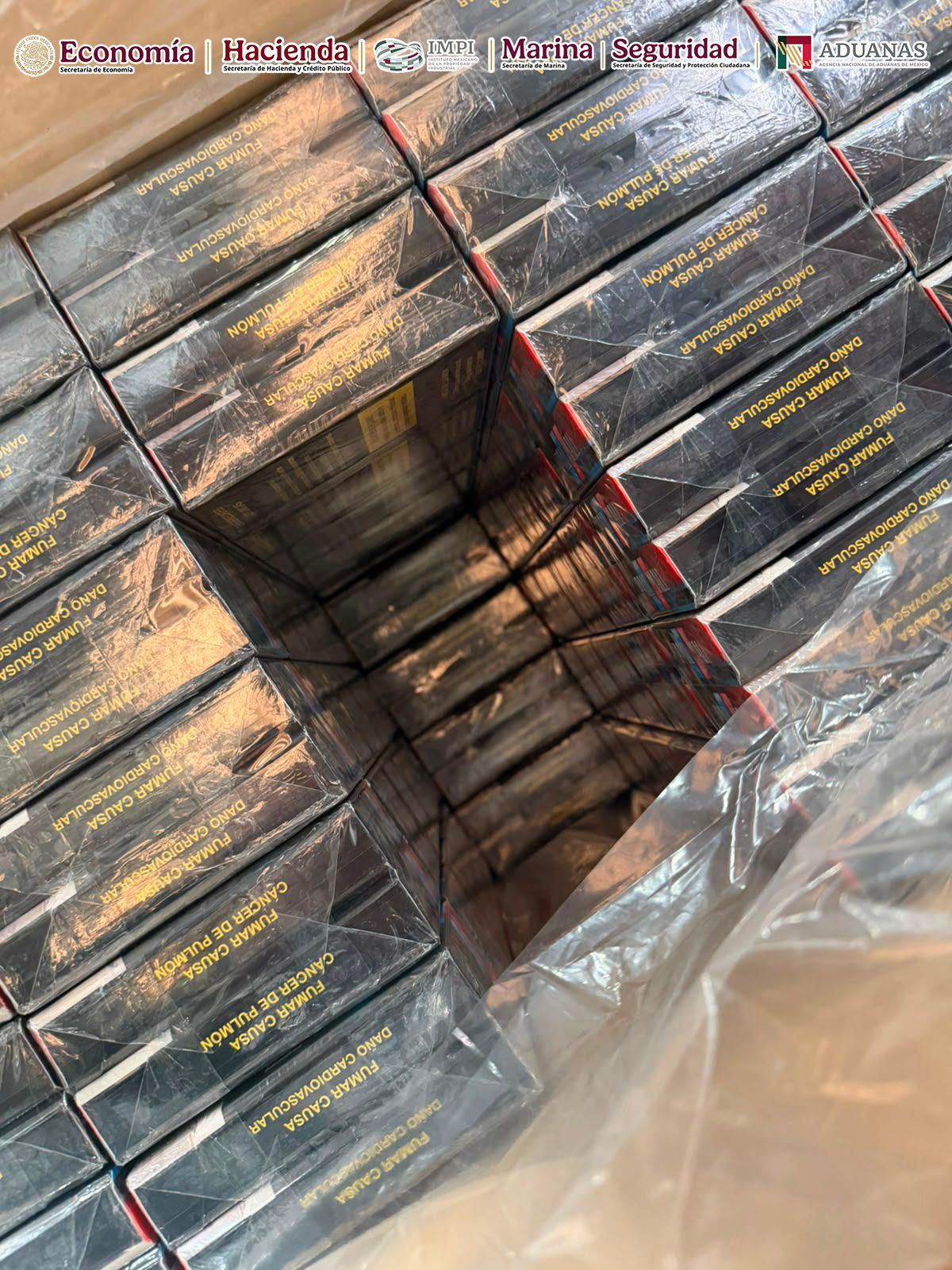 $!Aseguran más de 865 mil cajetillas de cigarros en el Aeropuerto Internacional de la Ciudad de México