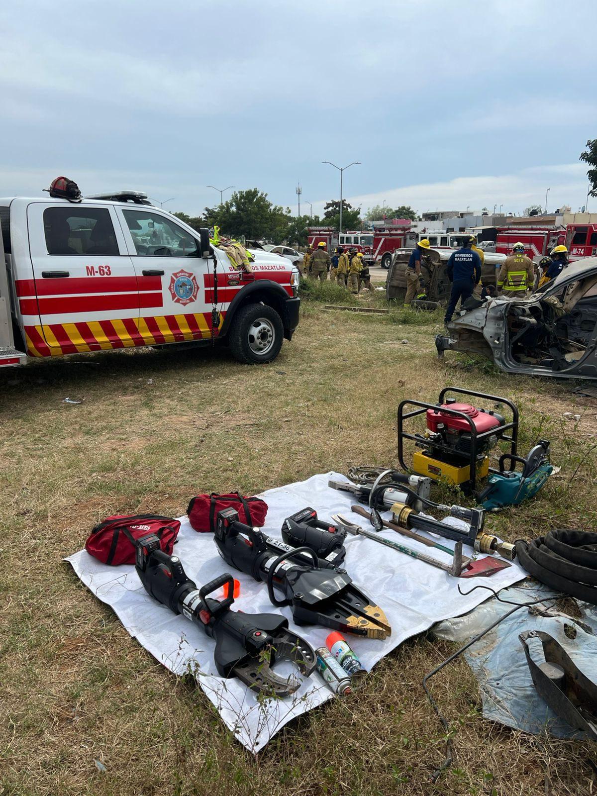 $!Se alista Bomberos Mazatlán para atender emergencias durante los días de Carnaval