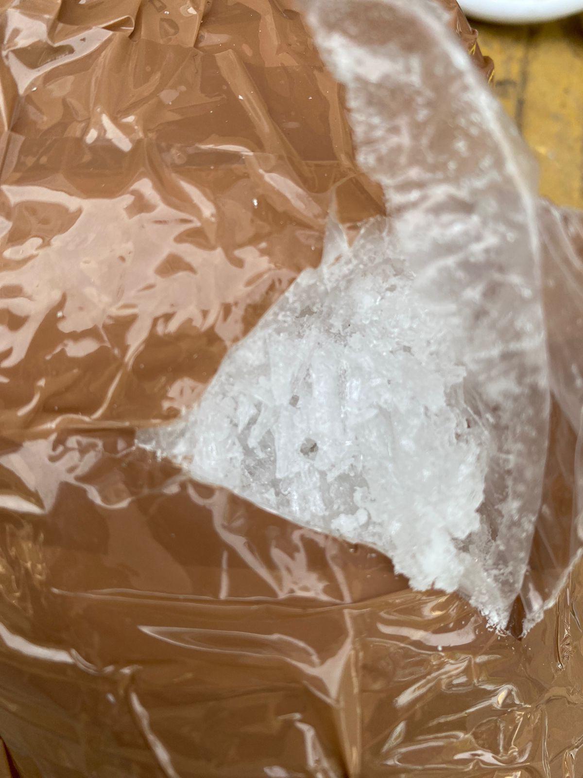 $!Aseguran paquetes de cristal en dispensadoras de agua, en Culiacán