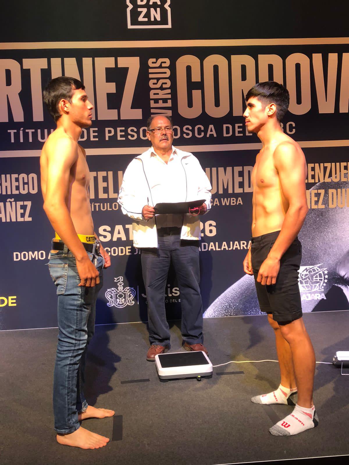 $!Boxeadores sinaloenses superan la báscula para su combate de este sábado en Guadalajara