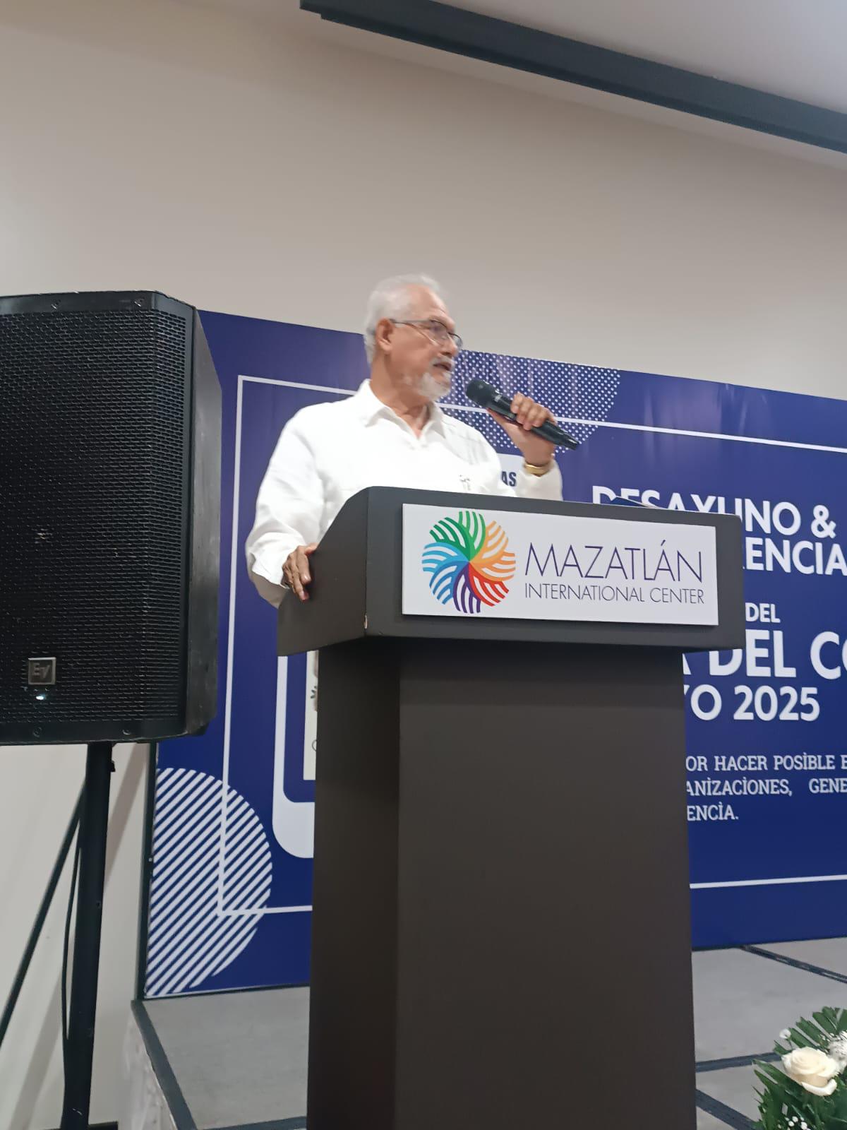 $!Con ponencia de José Ángel Cortés celebran Profesionistas del Sur de Sinaloa el Día de Contador