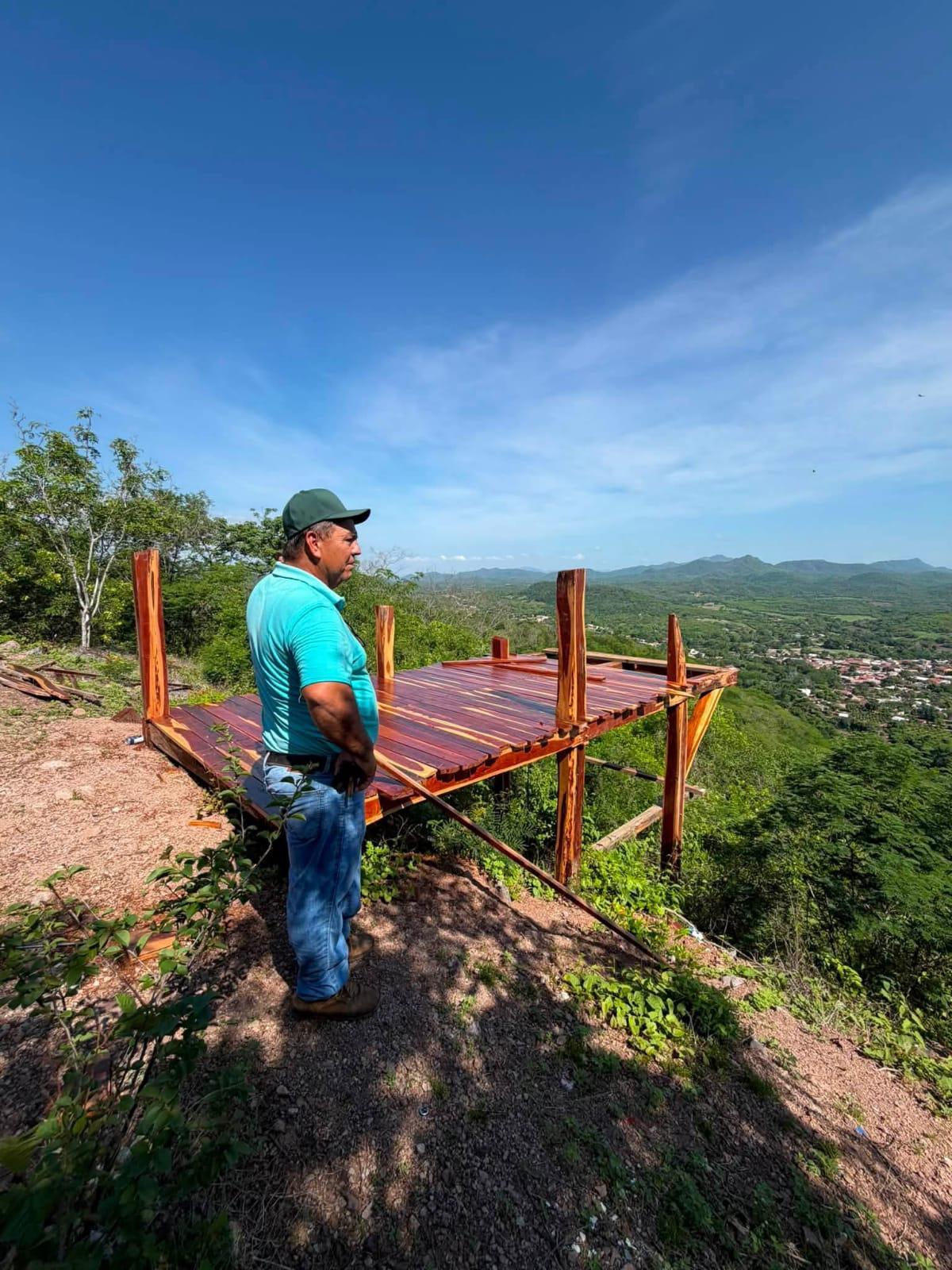 $!Habilitan mirador en el Cerro de la Cruz en la comunidad de La Noria