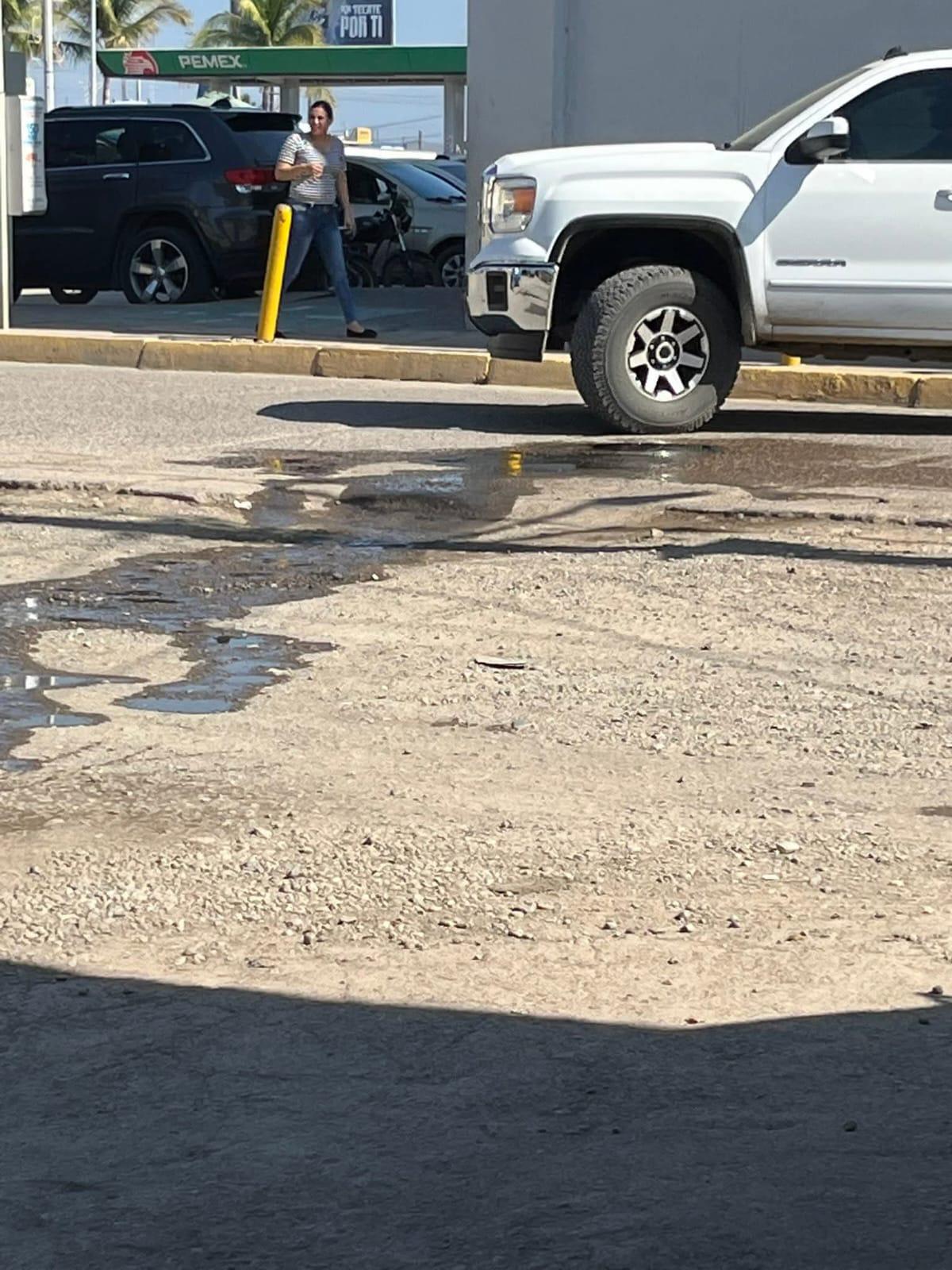 $!Conviven vecinos de Villa Unión entre aguas negras y contaminación