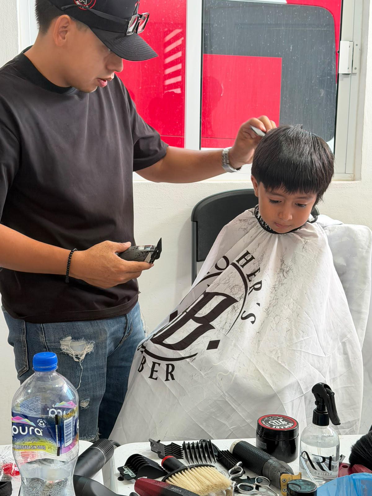 $!Lleva Cruz Roja jornada gratuita de corte de cabello, en Escuinapa