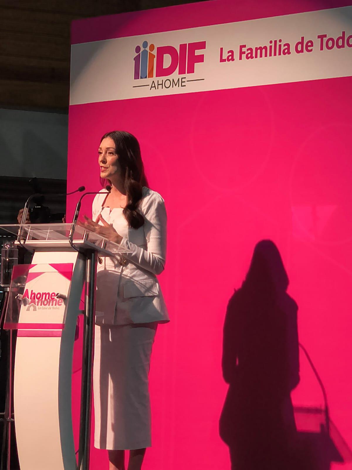 $!Marissa Menéndez presenta su primer informe de actividades de DIF Ahome