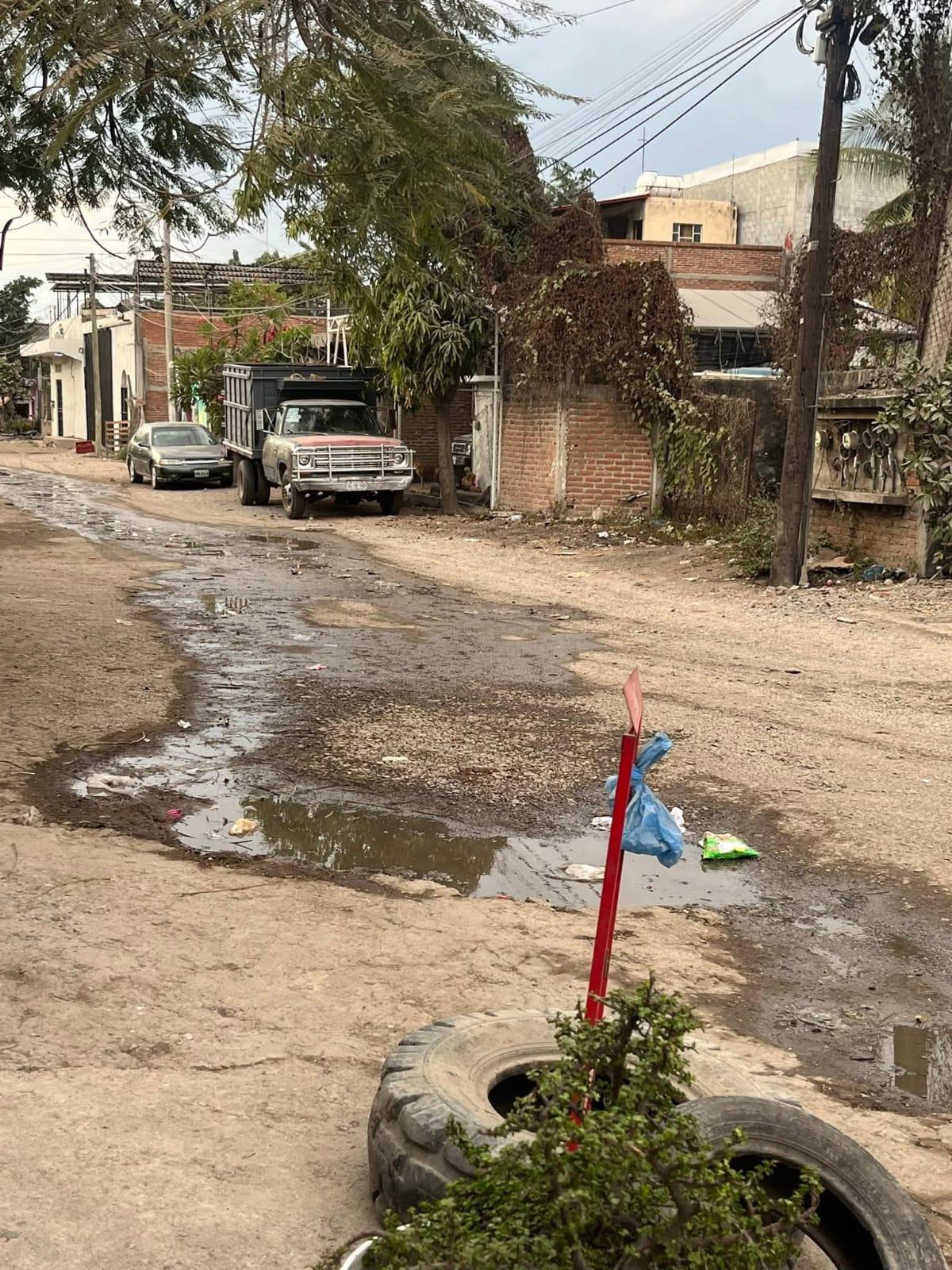 $!Conviven vecinos de Villa Unión entre aguas negras y contaminación