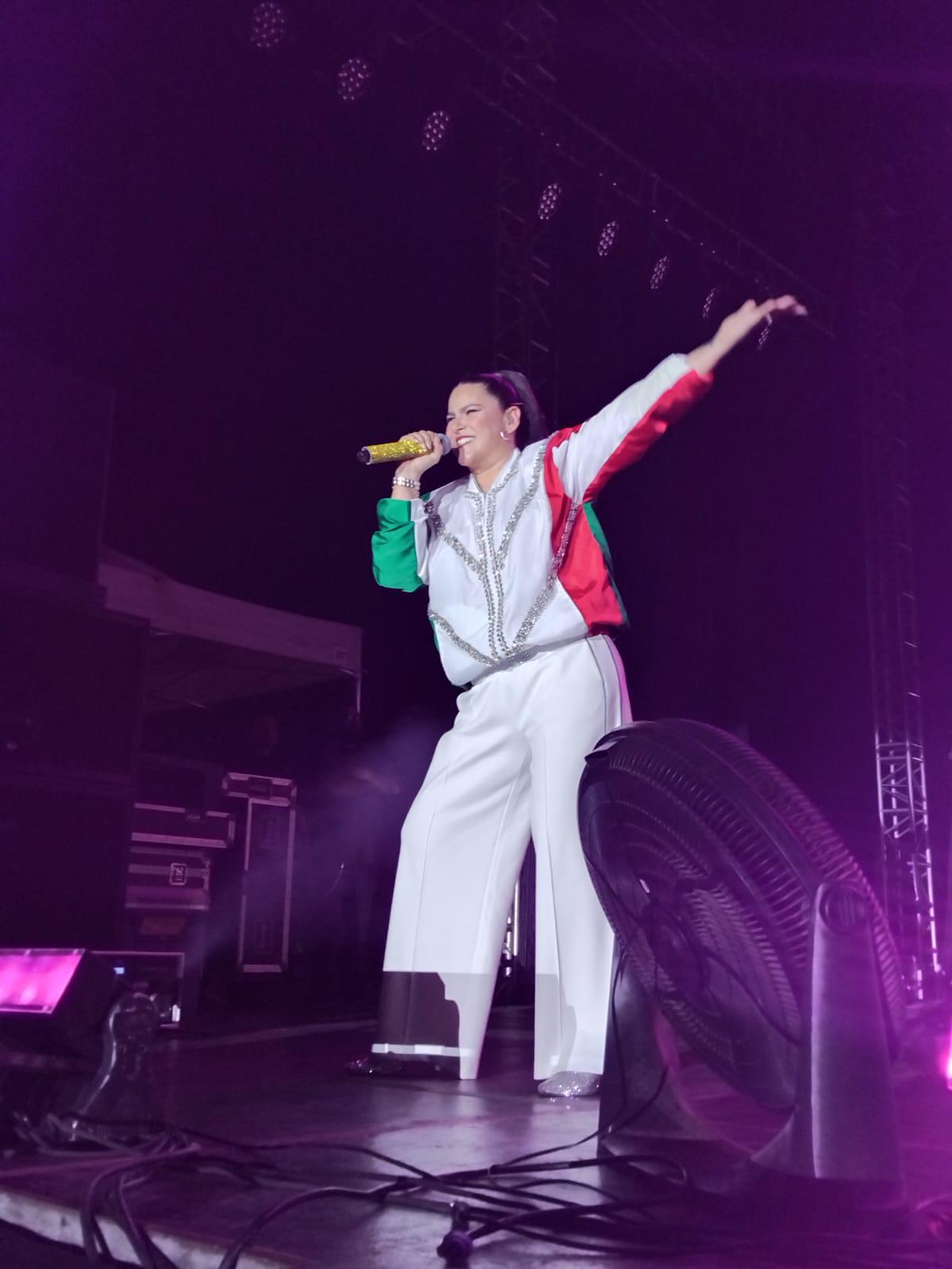 $!Al ritmo de los 90s Pop Tours celebran sinaloenses ser mexicano