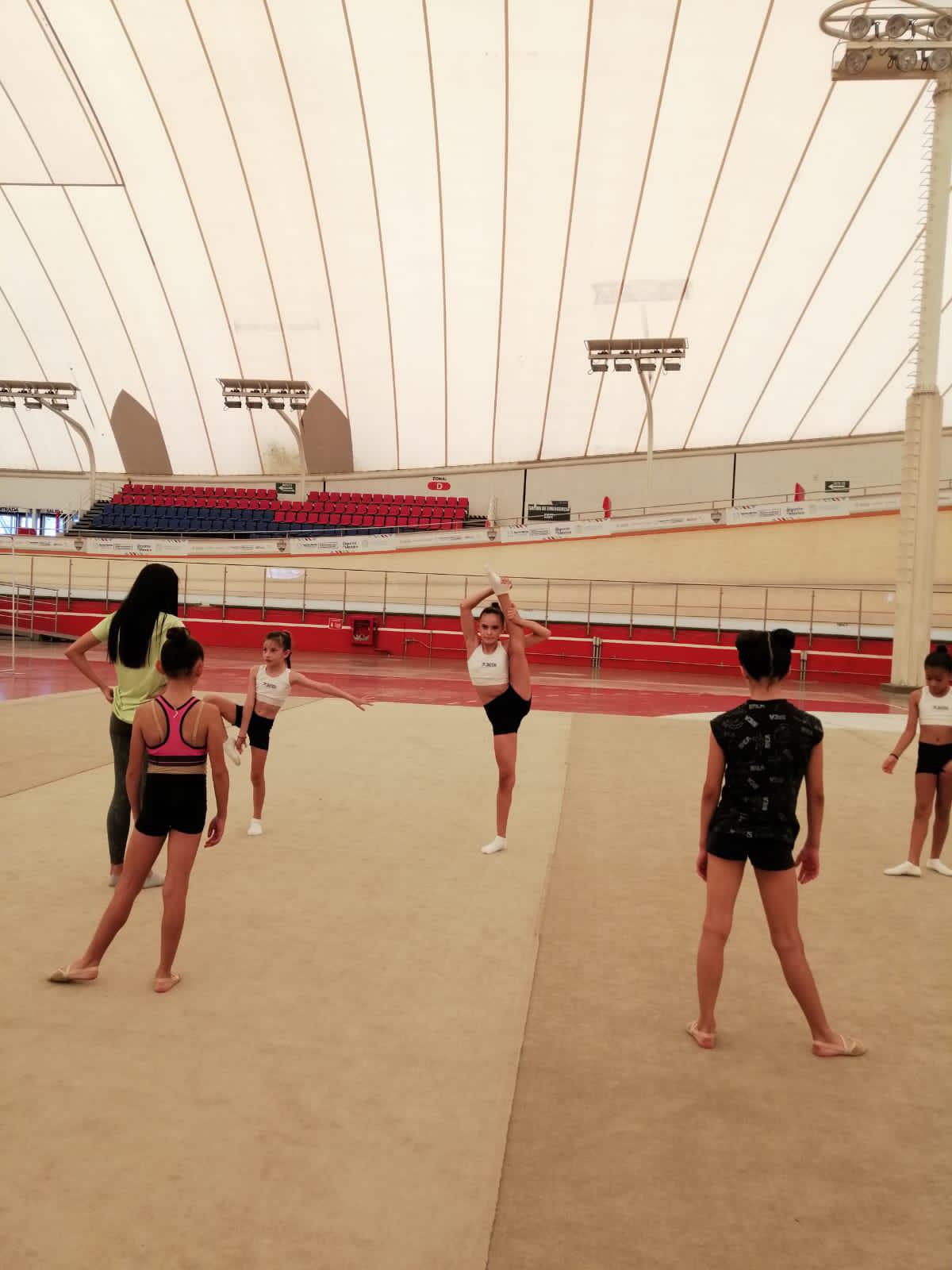 $!Comparten mazatlecas entrenamientos con selección de gimnasia rítmica de Aguascalientes