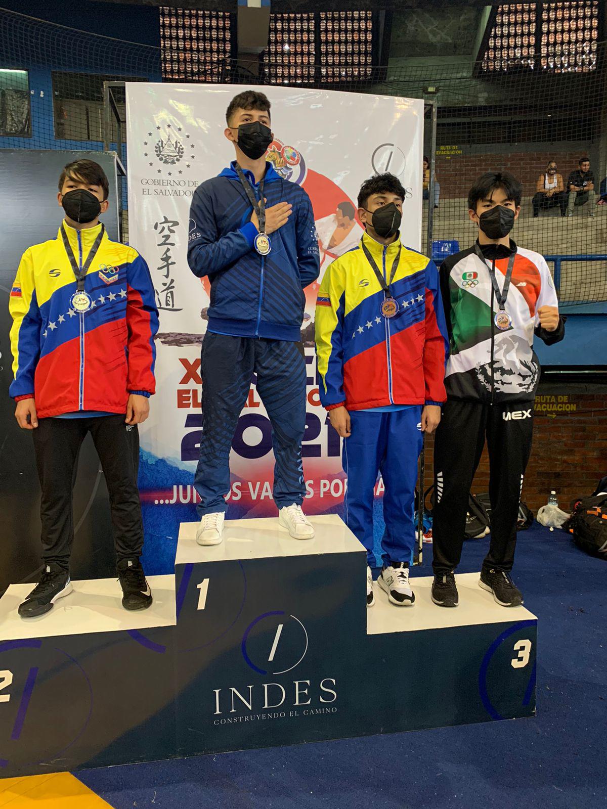 $!Hiroto Yoshii da a Mazatlán la tercera medalla en Centroamericano y del Caribe Mayor de Karate