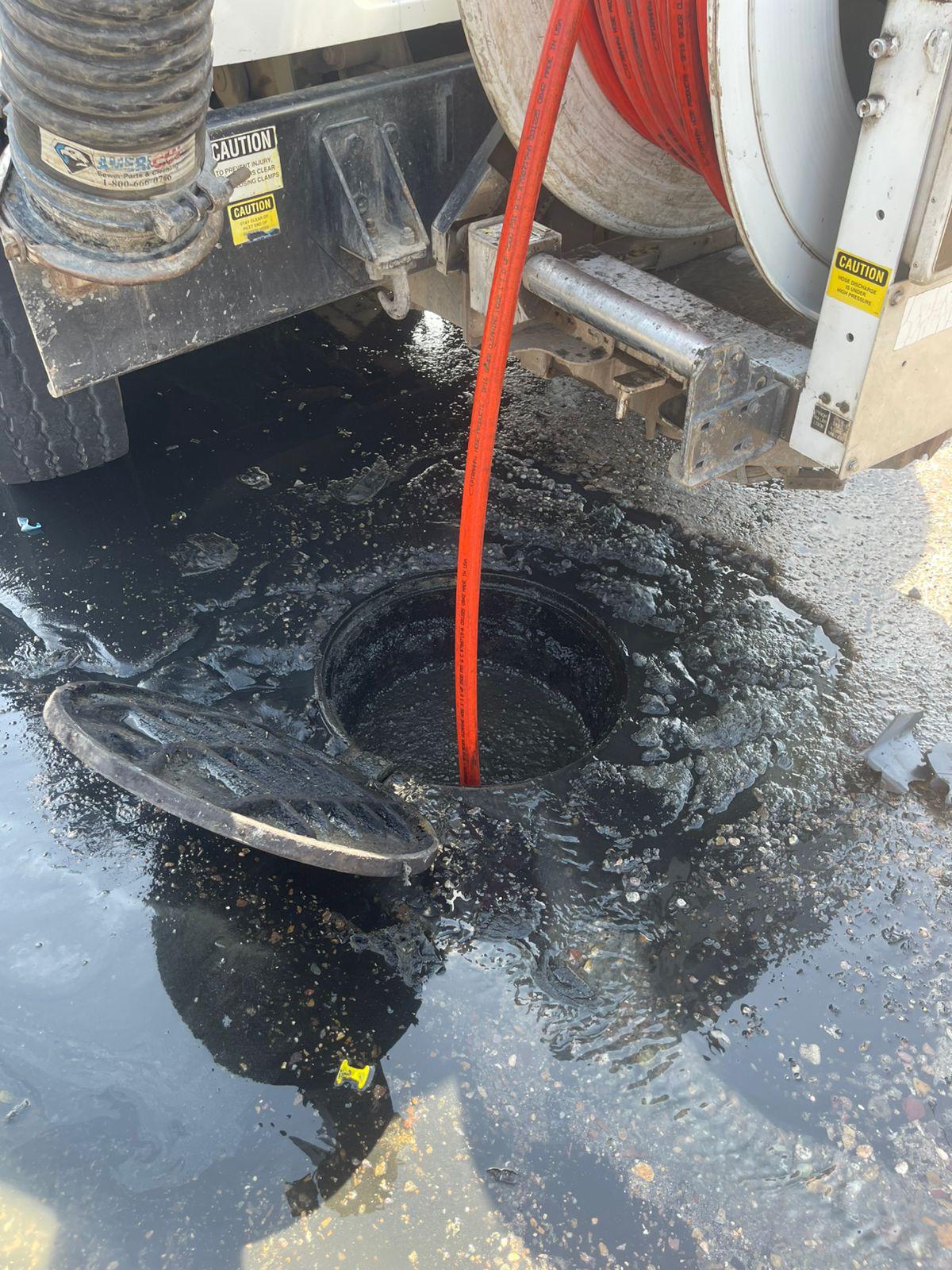 $!Reporta Jumapam que atendió reporte de fugas de alcantarilla publicado en Noroeste