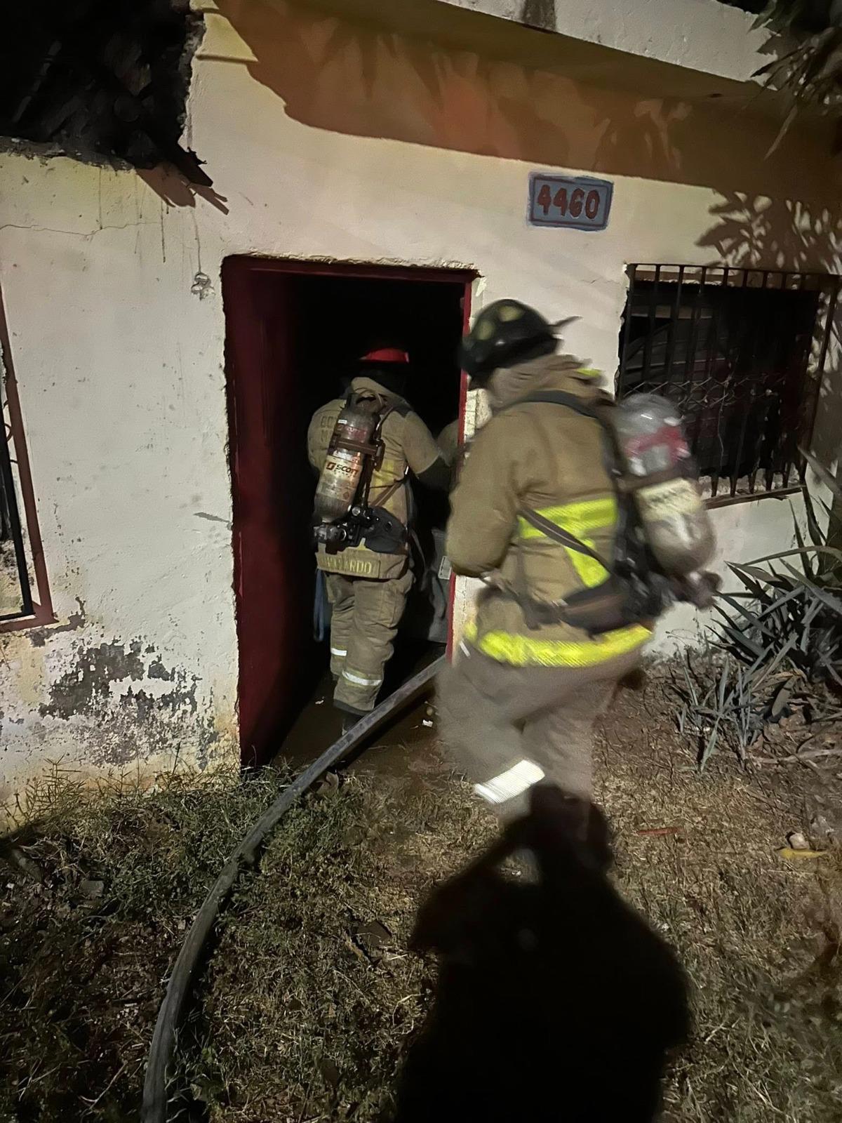 $!Incendio en Mazatlán deja una persona con quemaduras en más del 50% de su cuerpo