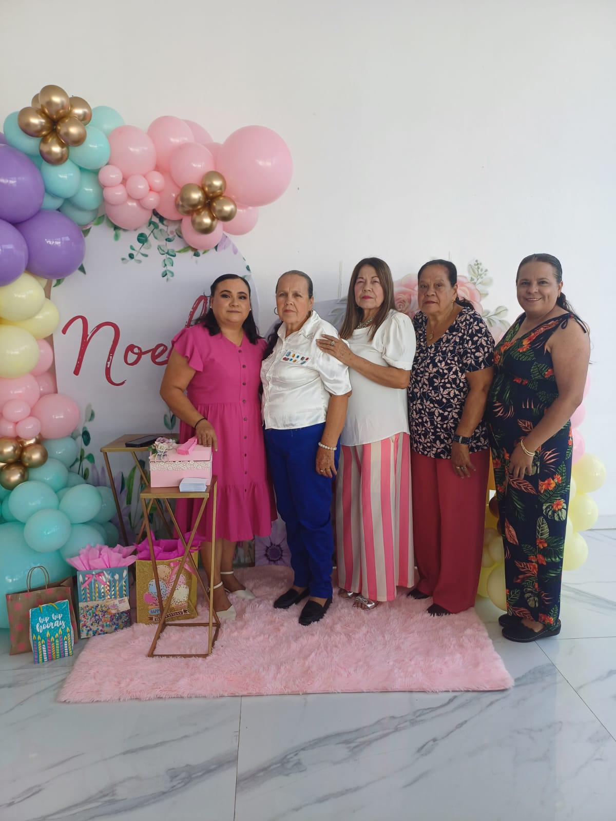 $!Sus tías Alma, Ramoncita y Josefina Aguilar Cuadras acudieron a la celebración desde Guamúchil.