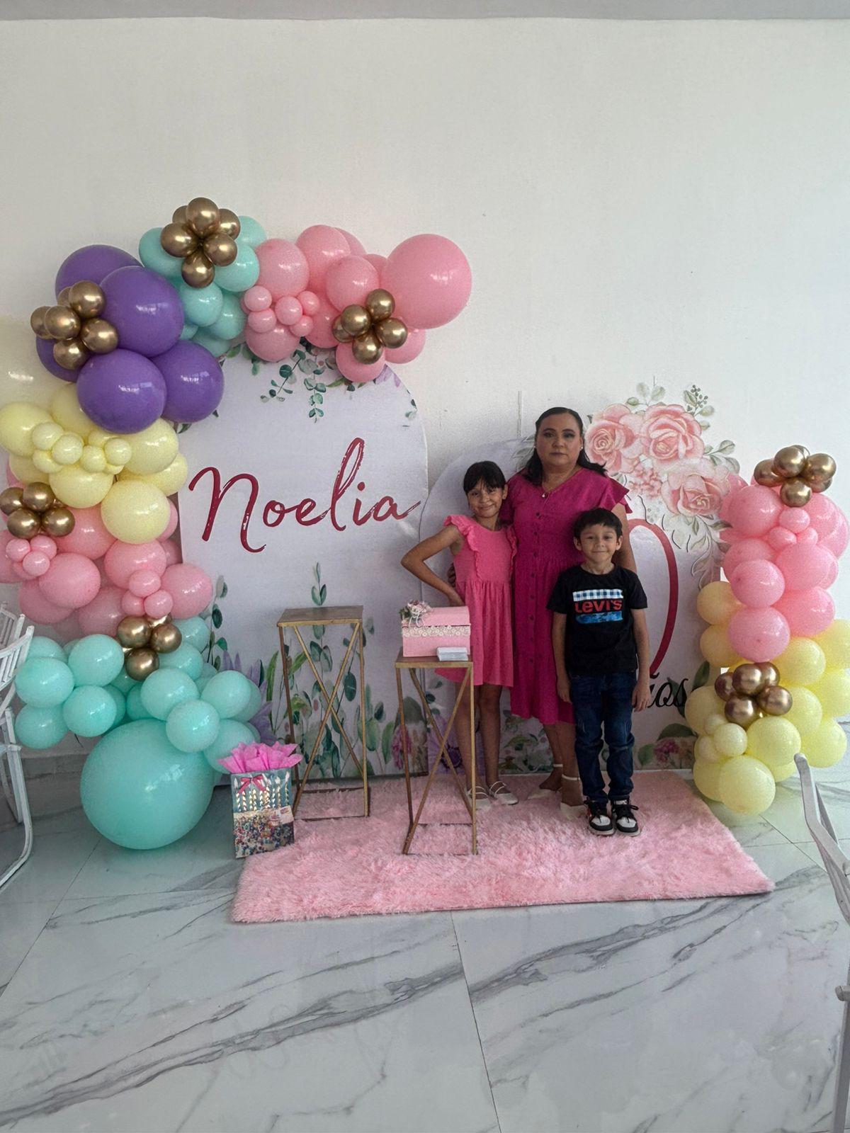 $!Noelia, junto a sus nietos Dayraliz y Alexander Huerta Alvarado.