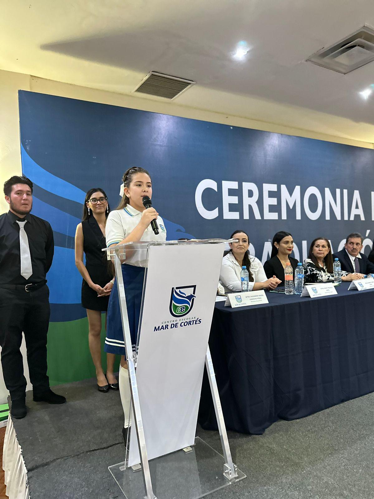 $!Isabella Acuña Armenta expresa el mensaje de despedida de parte de sus compañeros de Sexto de primaria.