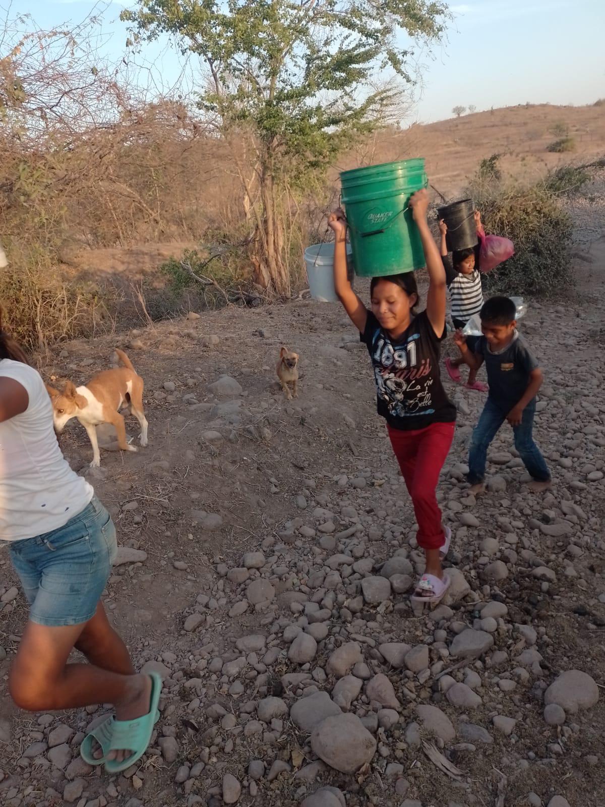 $!Escasea agua en la comunidad El Trébol II, en Escuinapa