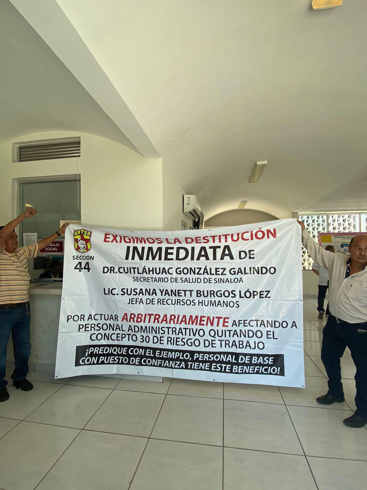 $!Trabajadores del Sector Salud de Mazatlán se suman a protesta estatal