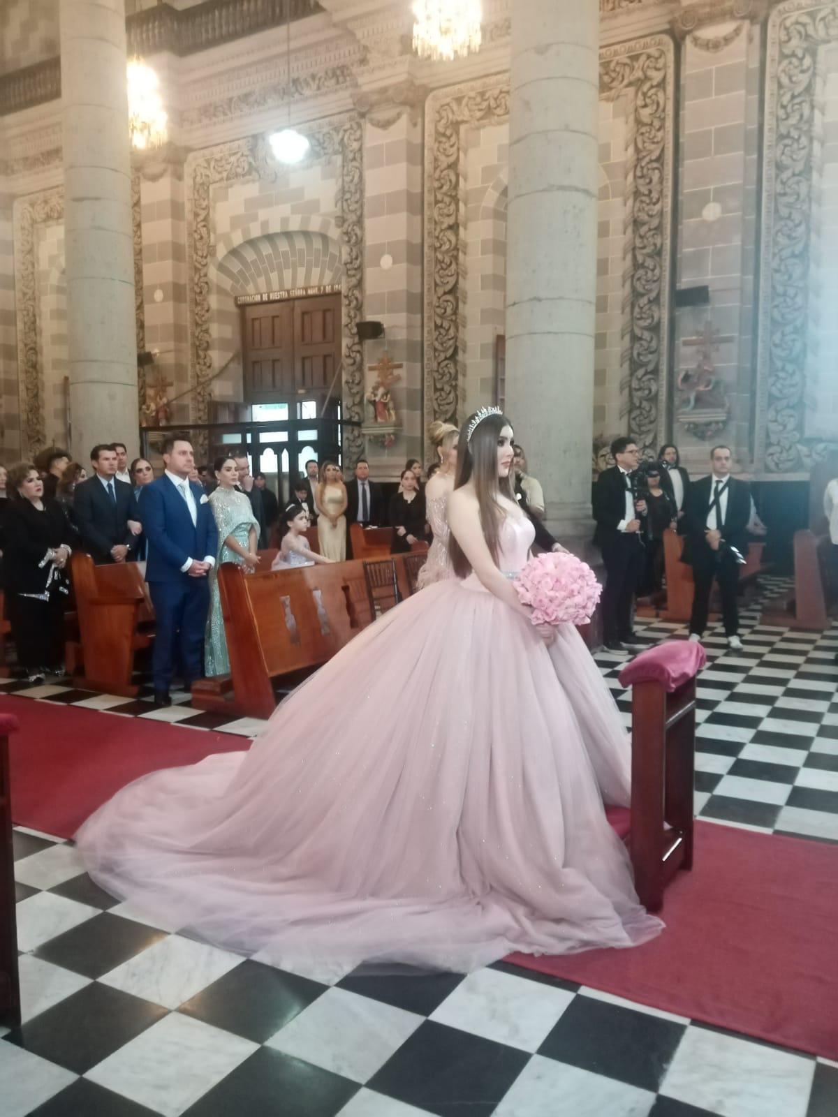 $!Agradece Ivanna Lizárraga a Dios por sus 15 años