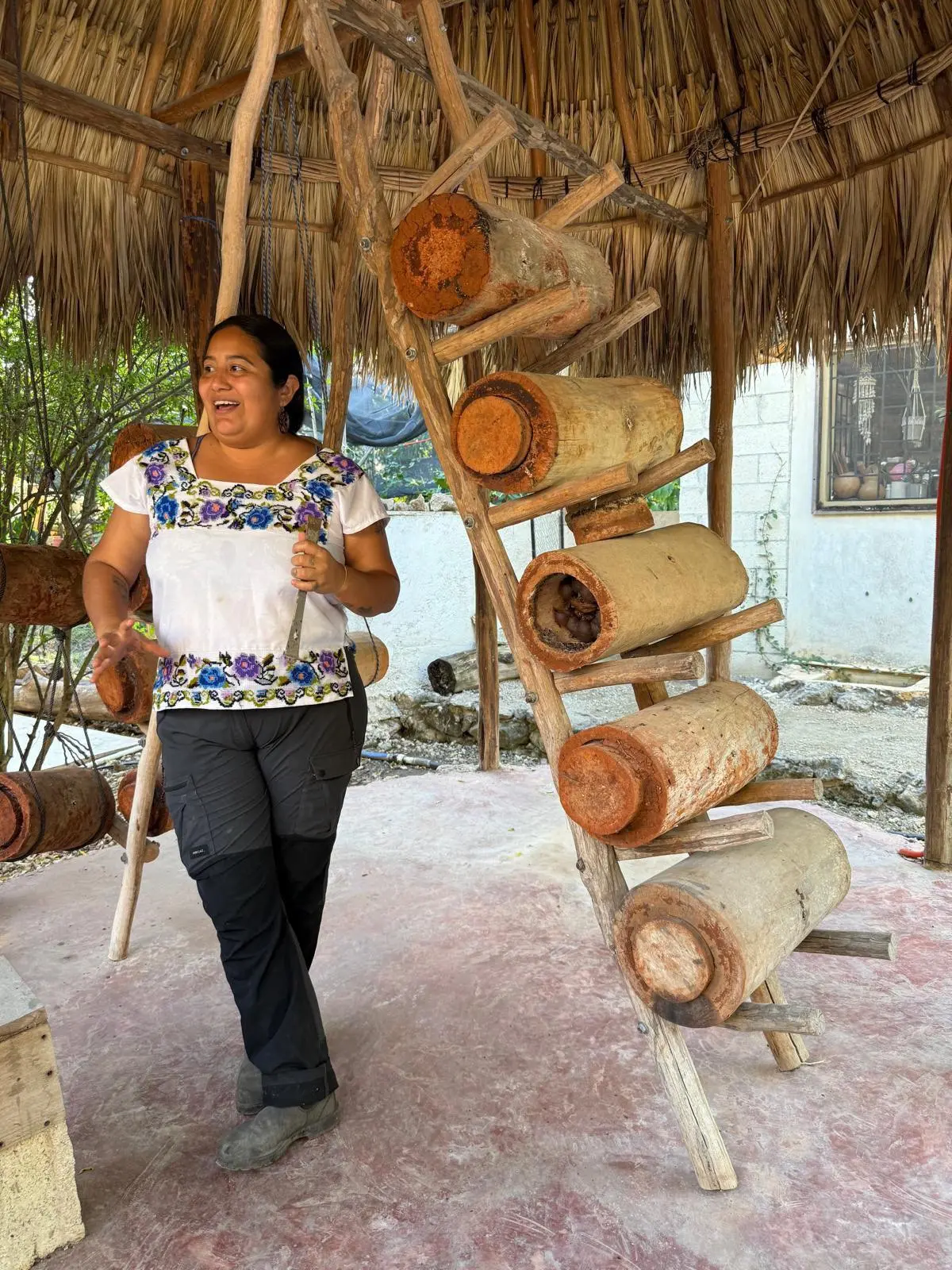 $!Valiana Aguilar y los jobones en el solar maya.
