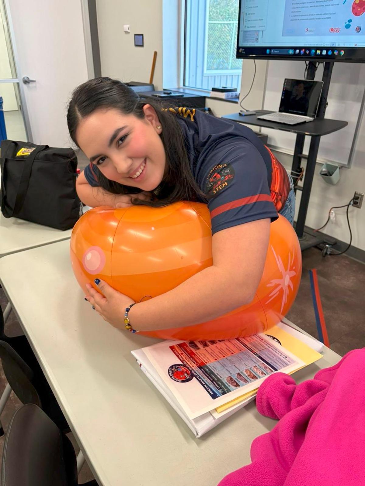 $!Estudiante de Economía de la UAS participa en capacitación de la NASA en Houston