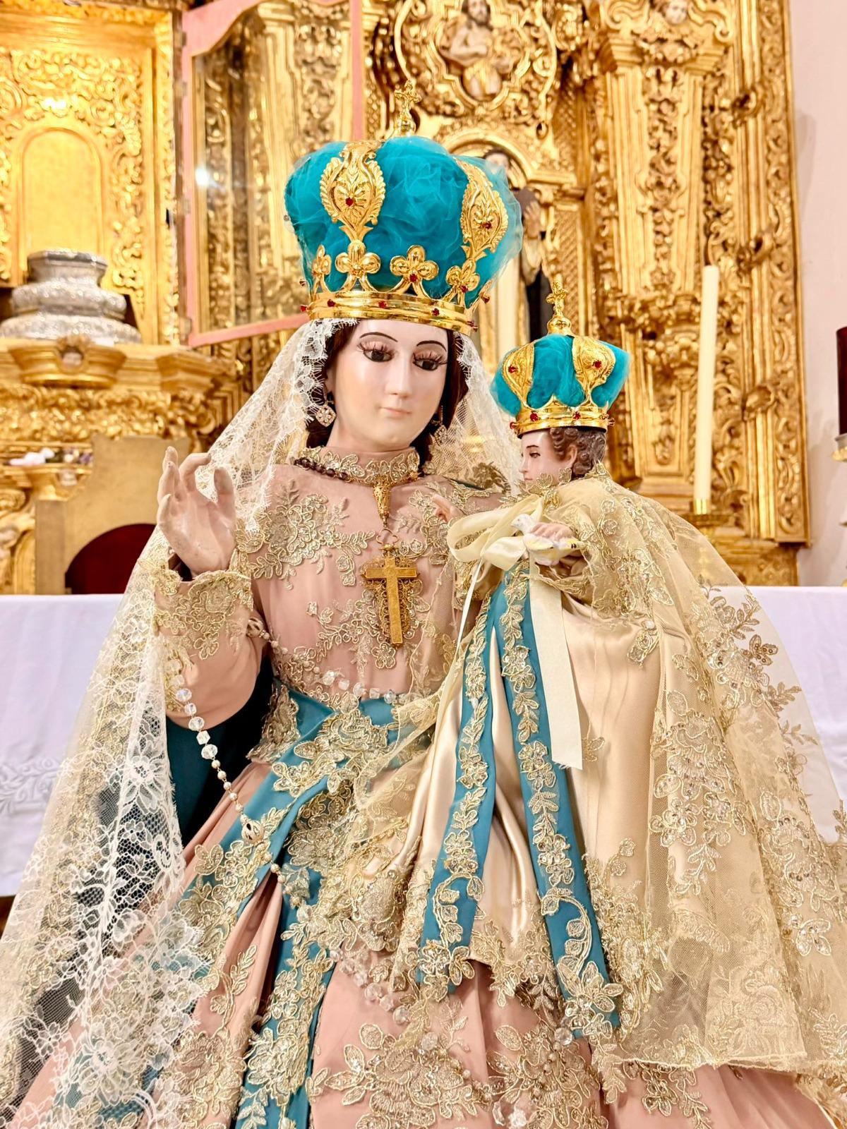 $!Ponen fin a tradición de cambio de vestido en mayo a la Virgen del Rosario